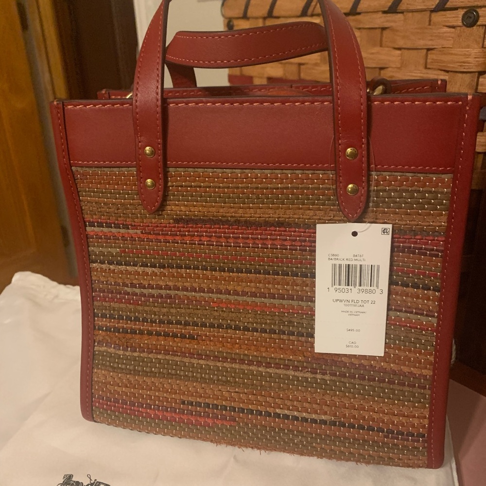 Coach NWT Upwoven Field 22 Tote
